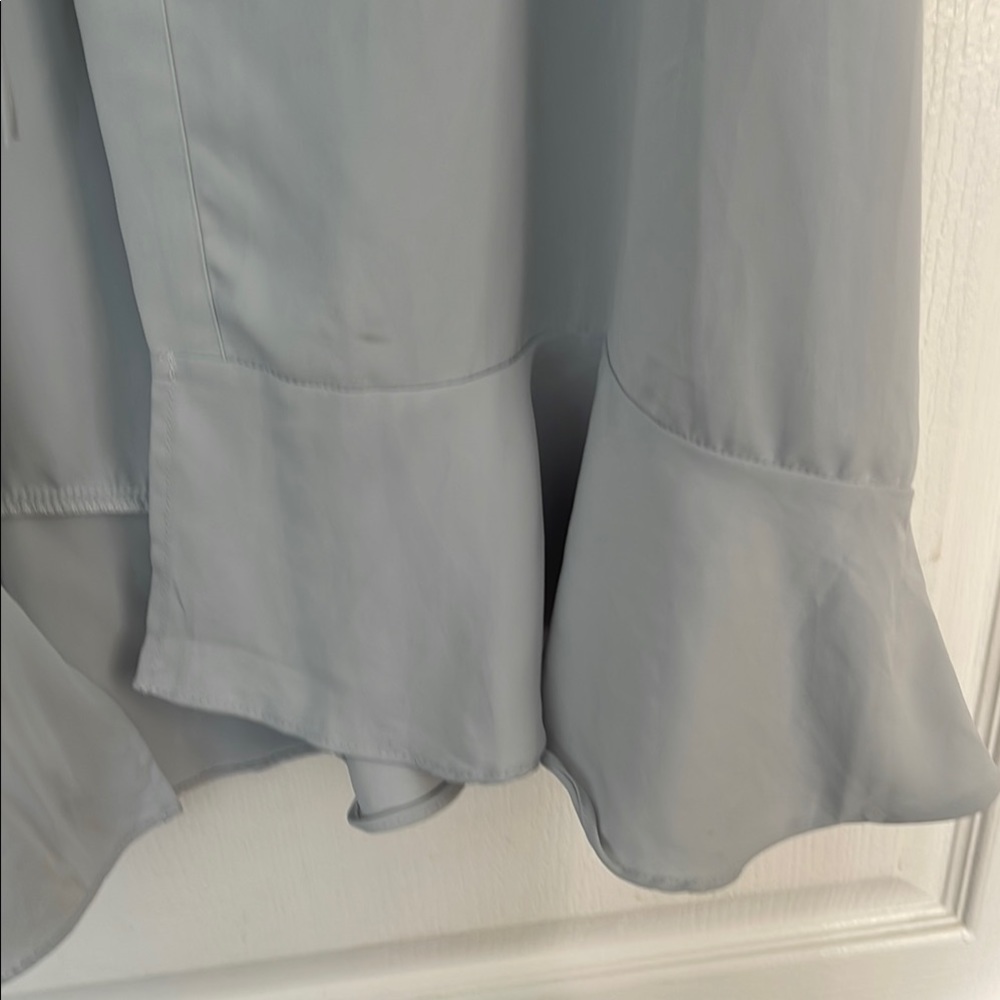 Gray Ruffled Sleeve Robe with V-Neck - Picture 2 of 5